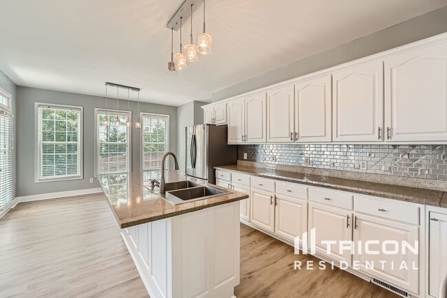 Building Photo - 4365 Rosestone Ct