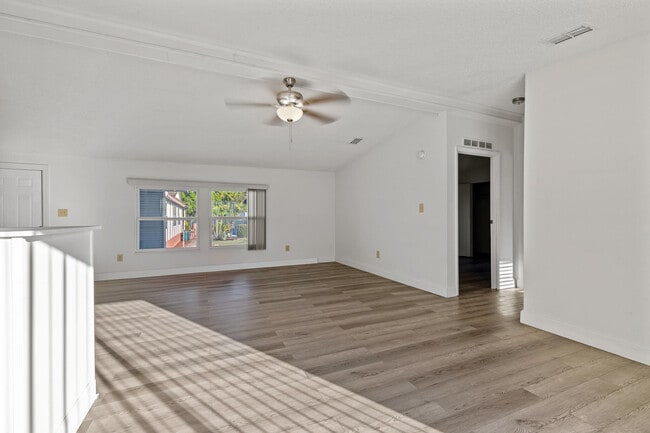 Building Photo - 11831 Bay Pl