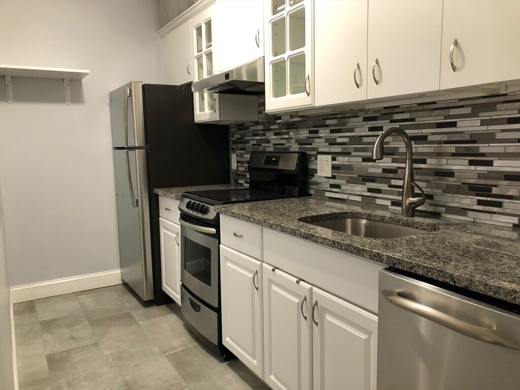 Building Photo - 78 W Concord St