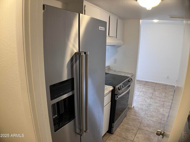 Building Photo - 4012 S 45th St