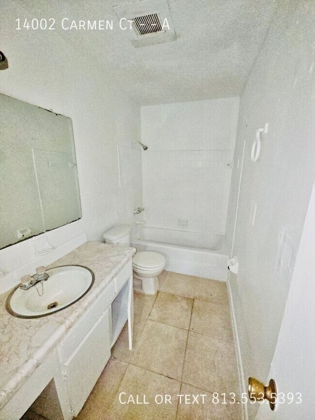 Building Photo - 14002 Carmen Ct