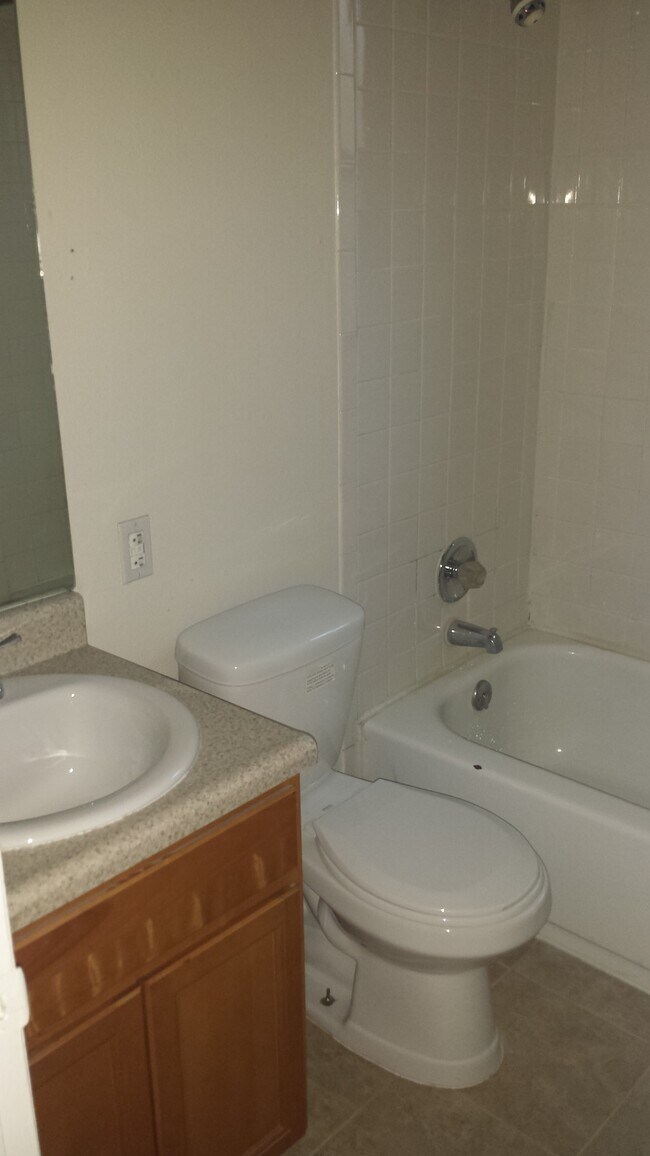 Building Photo - 811 24th St