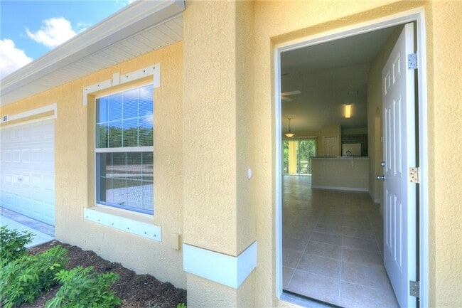 Building Photo - 8876 98th Ct