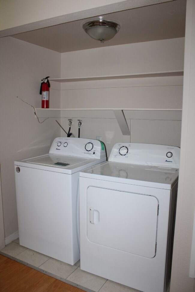 Building Photo - 507 Chabre Ct