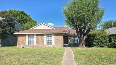 Building Photo - 4514 Carmel Ln