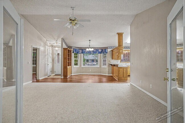 Building Photo - Spacious 3-Bedroom Home for Long-Term Lease in Hot Springs Village