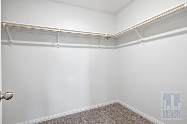 Building Photo - 1932 Marlin Spike Dr