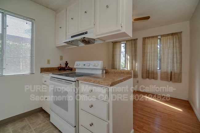 Building Photo - 1921 28th St