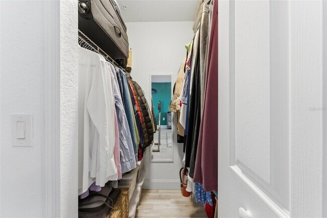 Building Photo - 13838 Fairway Island Dr