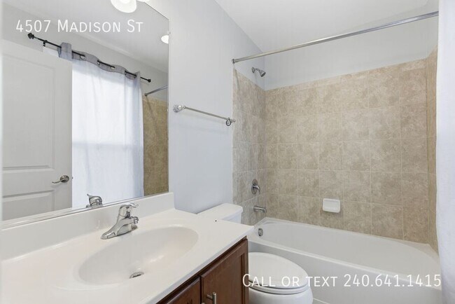 Building Photo - 4507 Madison St