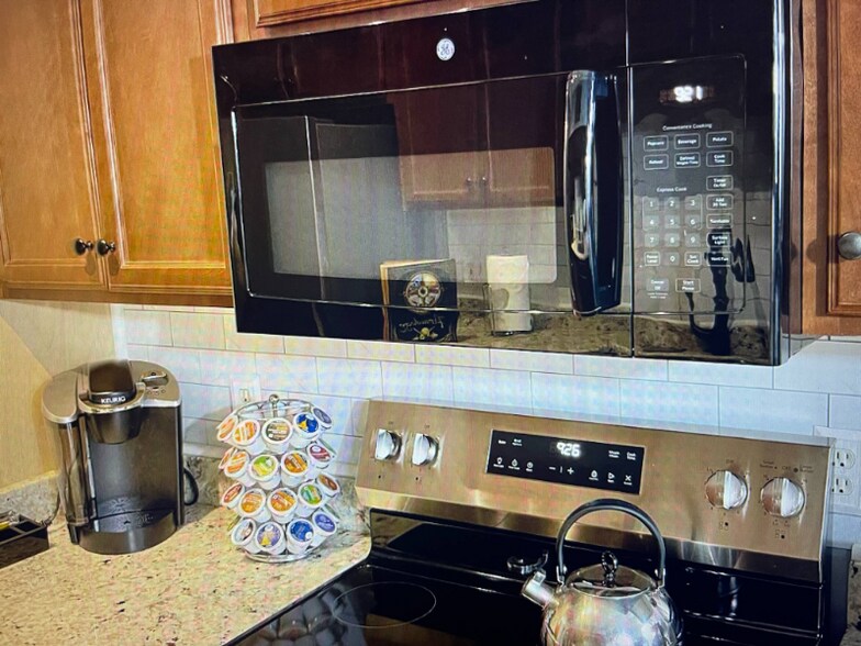 Building Photo - 2002 Greene St