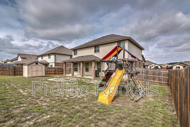 Building Photo - 5300 Primavera Ln