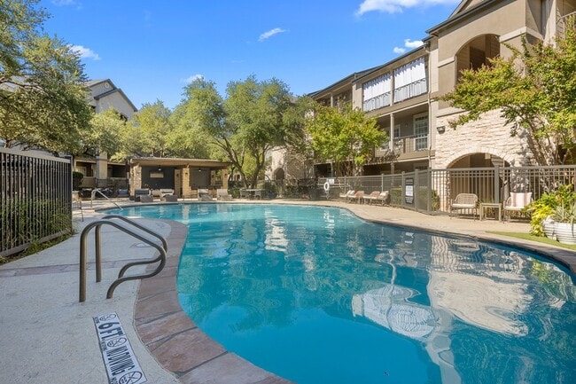 Building Photo - Villas at Rogers Ranch