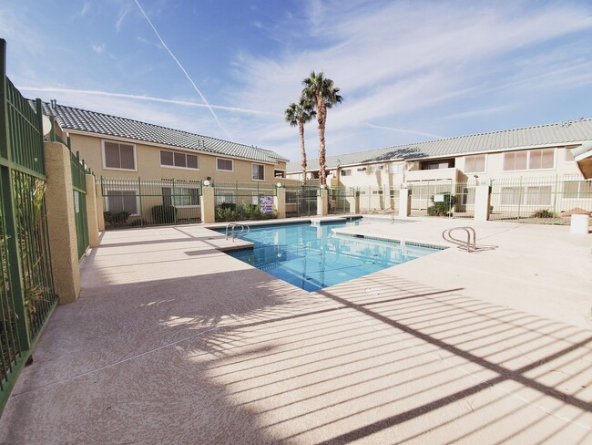 Building Photo - CUTE GATED 2BD/2BA CONDO IN LAS VEGAS!