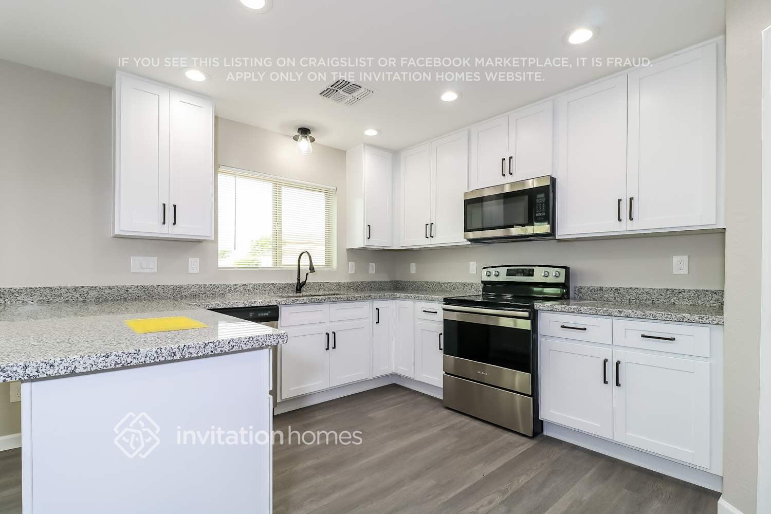 Building Photo - 13314 N 126th Ave