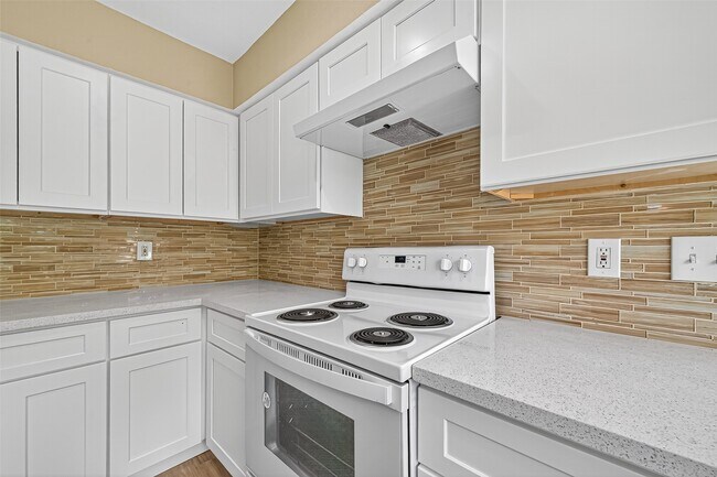 Building Photo - 1811 Foxlake Dr