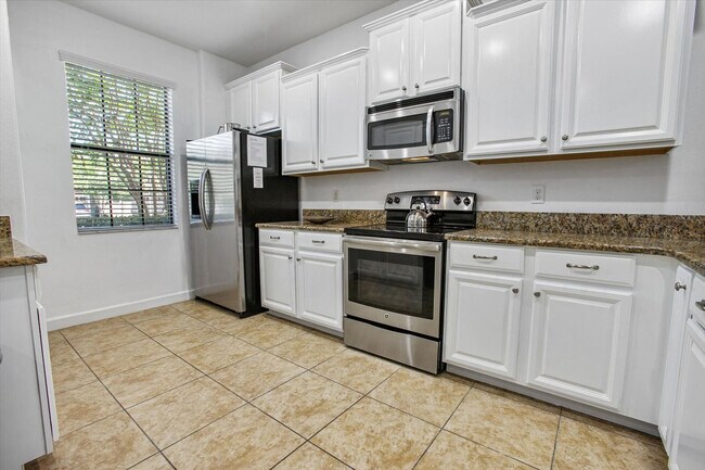 Building Photo - 1436 Moon Valley Dr