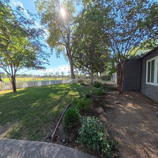 Building Photo - 4025 Terracina Dr
