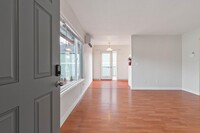 Building Photo - $300 off 1st month's rent! Comfortable 2-b...