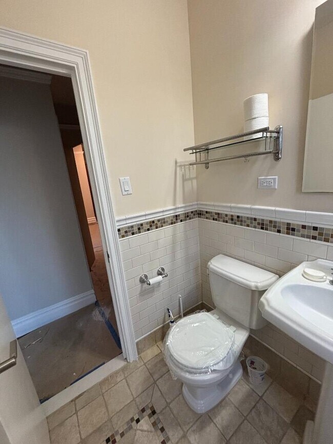 Building Photo - 1 bedroom in WOODSIDE NY 11377
