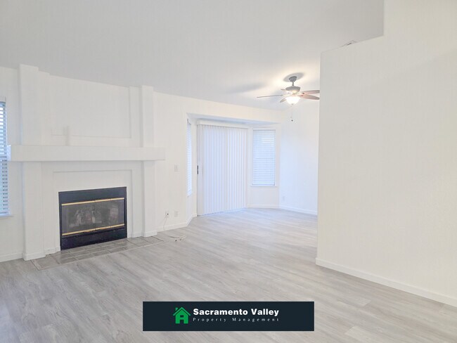 Building Photo - 6916 Shady Woods Way