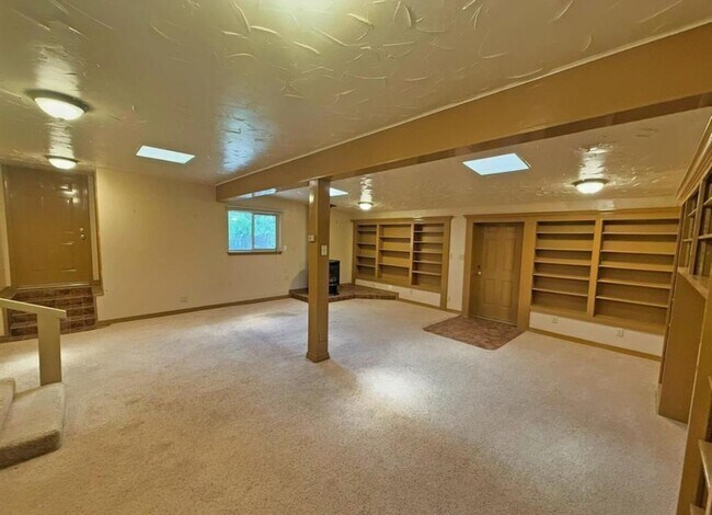 Building Photo - South Fork Rental Home