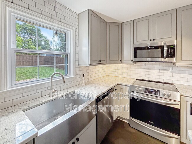 Building Photo - 809 Butler Springs Rd