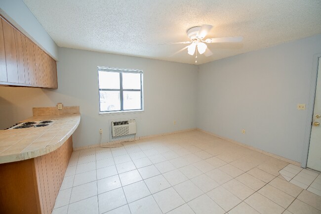 Building Photo - 1390 W Wedington Dr