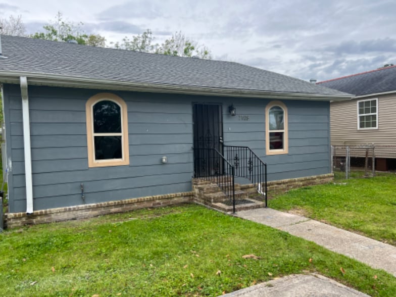 Primary Photo - 7108 Selma St