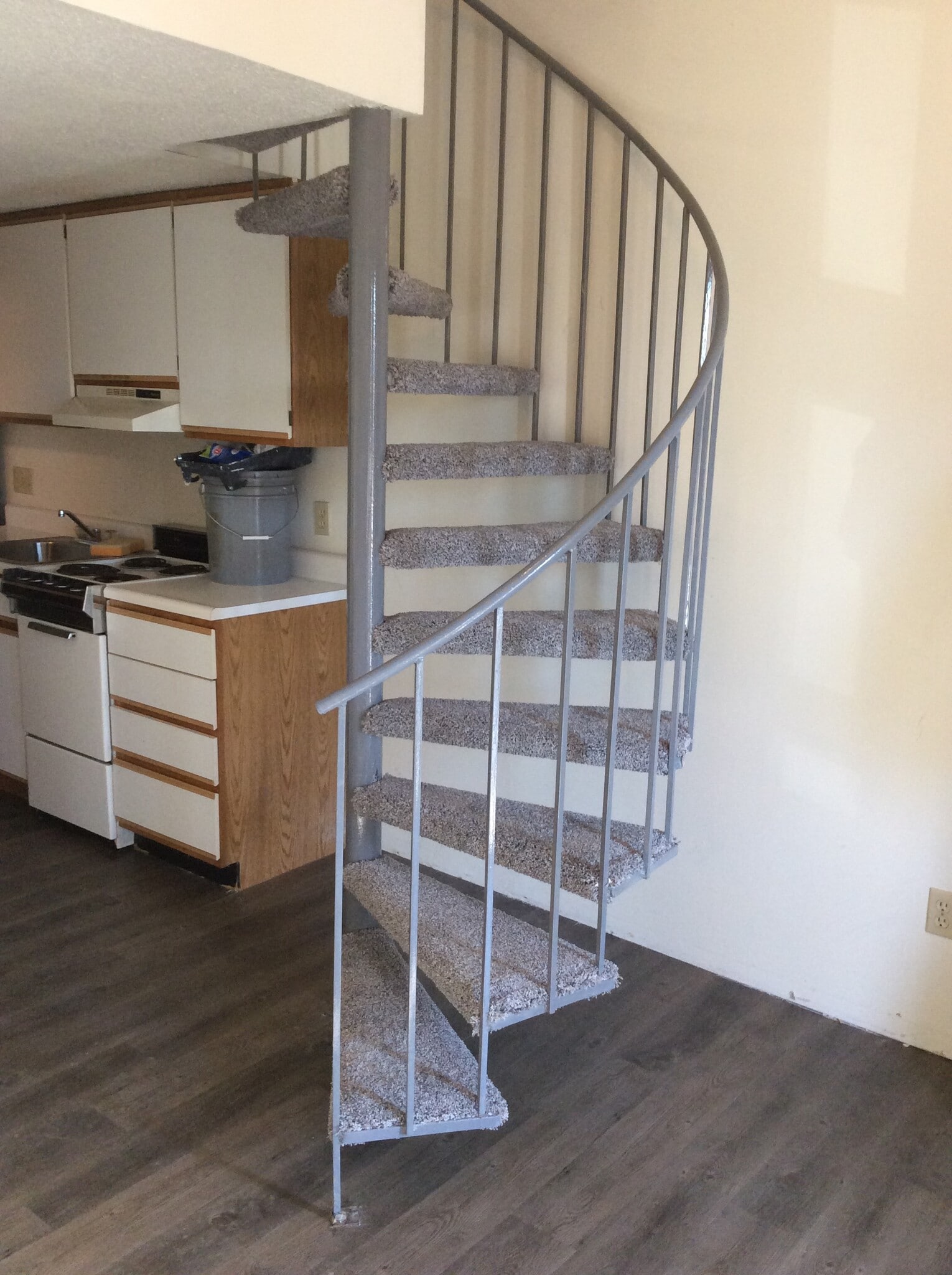 Building Photo - 108 W Charles St