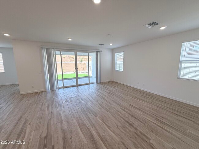 Building Photo - 7022 W Pinnacle Vista Dr