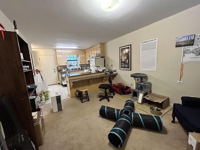 Building Photo - 204 Calhoun St