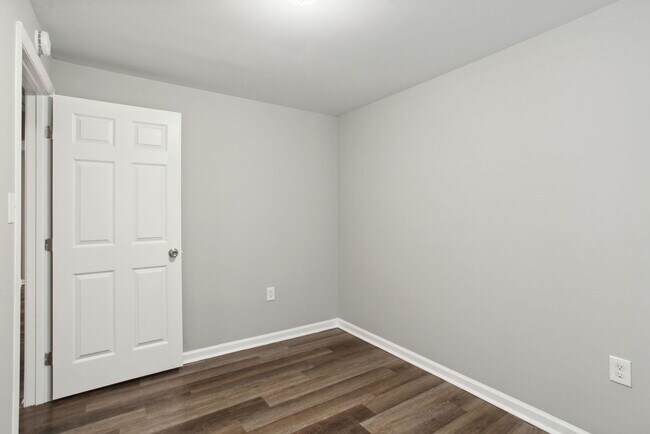 Building Photo - 3BR/2BA Downtown House Walking Distance to Forsyth Park and Daffin Park