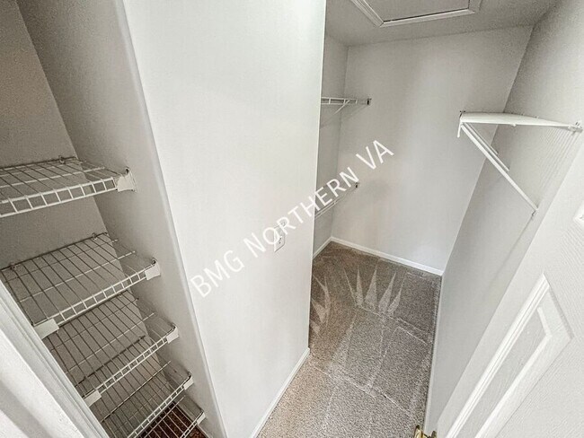 Building Photo - 4647 Flatlick Branch Dr