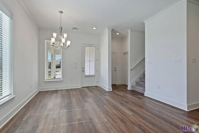 Building Photo - 601 Lake Shelf Dr