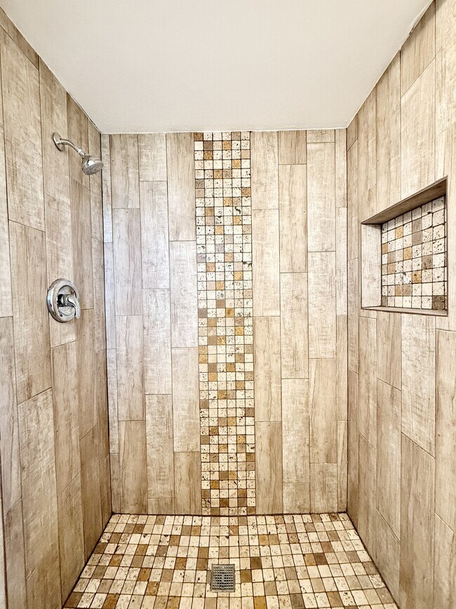 Building Photo - 10833 Cardigan Dr