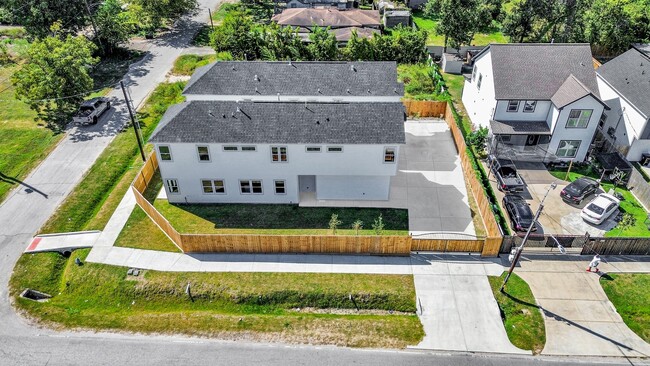 Building Photo - 4129 E Toliver St