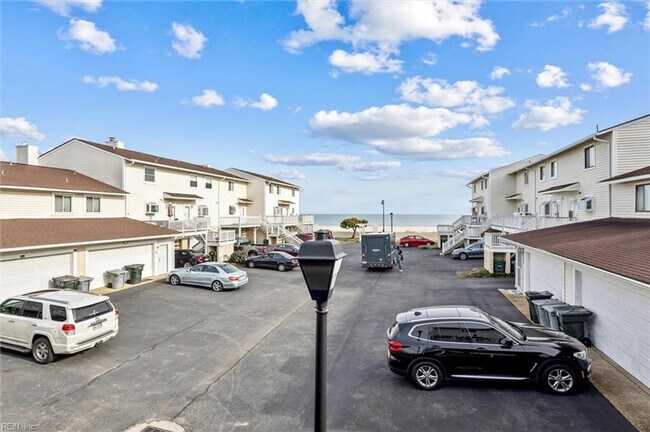 Building Photo - 334 N 1st St