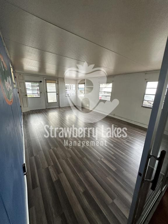 Building Photo - 121 Lakeside Dr