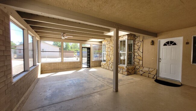 Building Photo - Beautifully Renovated Home In Ramona