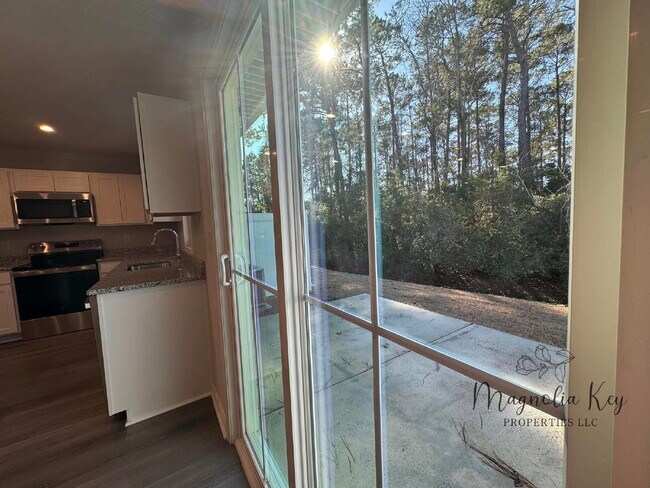 Building Photo - New 3 bed 2.5 bath Townhouse in Forestbrook