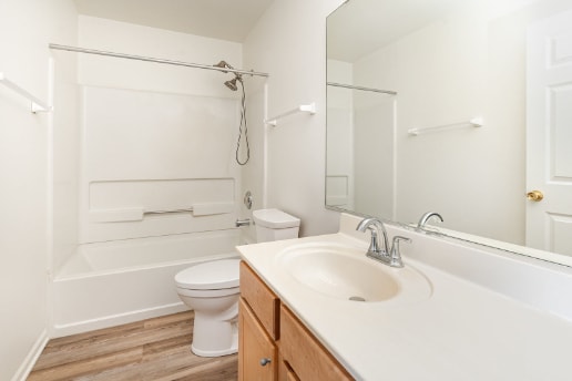 Building Photo - 593 Springbrook Trl N