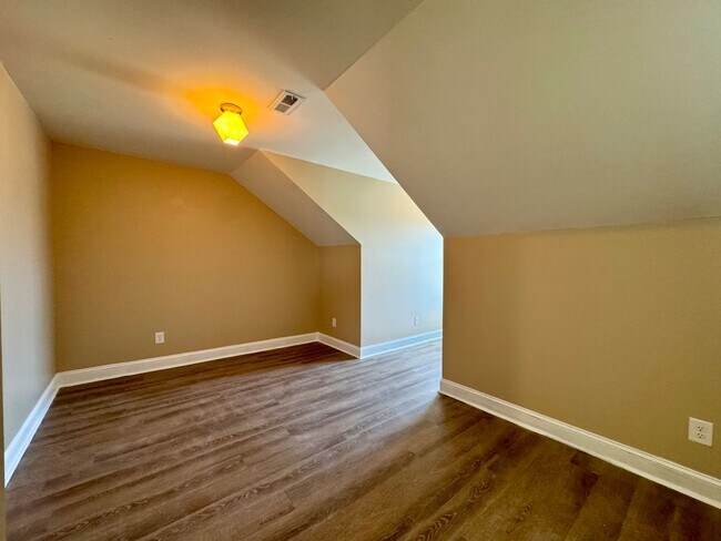 Building Photo - Kings Grant Townhomes