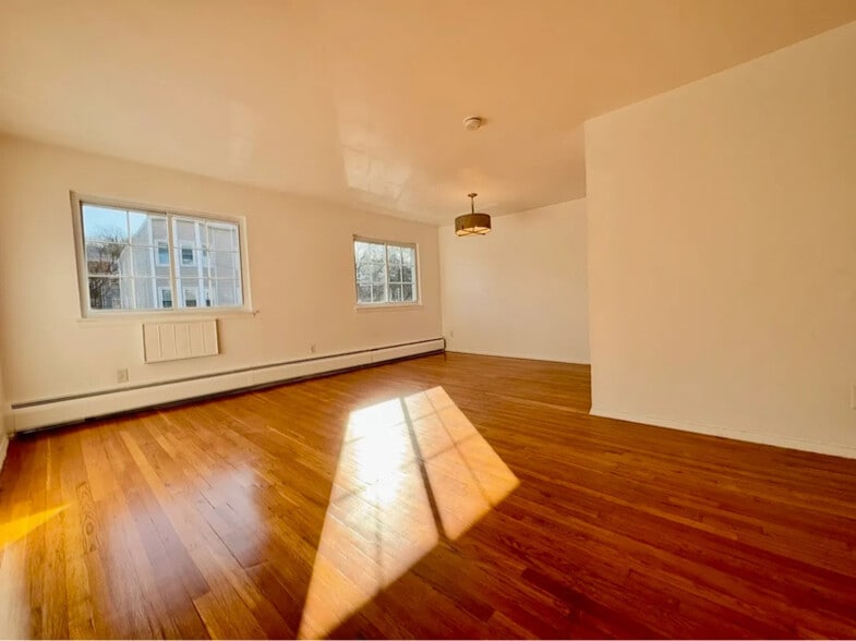Building Photo - 29 Fero St