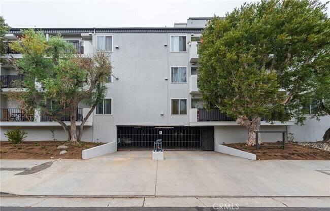 Building Photo - 8163 Redlands St