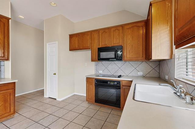 Building Photo - 9229 Azinger Dr
