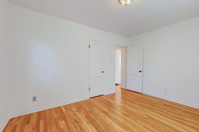 Building Photo - 1314SF Ridgecrest Brick 2 Bedroom  1 Bath ...