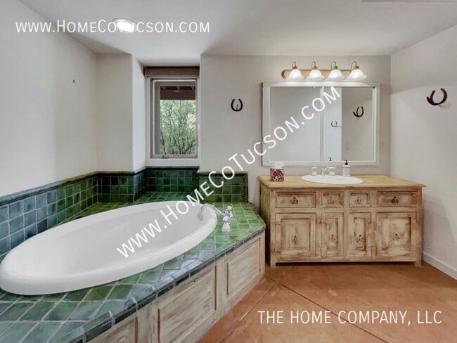 Building Photo - 12235 E Horsehead Rd