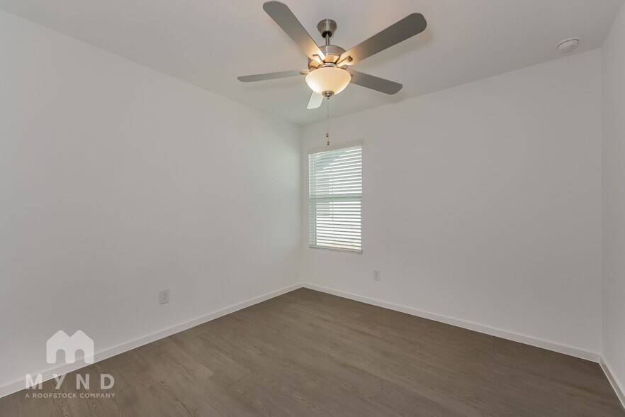 Building Photo - 2756 Ctr Crk Ln