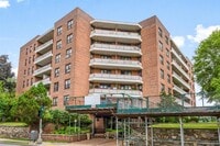 Building Photo - 325 King St